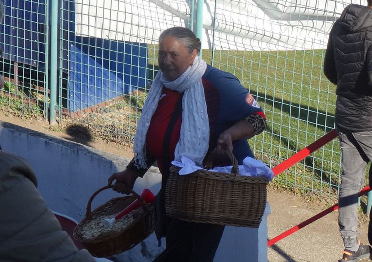 7 informații de la FC Buzău - Dinamo 2-2 » Burcă a dialogat cu un suporter: „Cu FCSB, tată, nu cu Steaua!”, ce a pățit decarul „câinilor” + Mihalcea, nemulțumit de atitudine