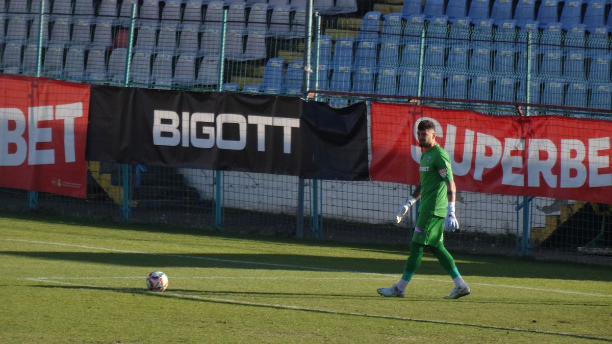 7 informații de la FC Buzău - Dinamo 2-2 » Burcă a dialogat cu un suporter: „Cu FCSB, tată, nu cu Steaua!”, ce a pățit decarul „câinilor” + Mihalcea, nemulțumit de atitudine