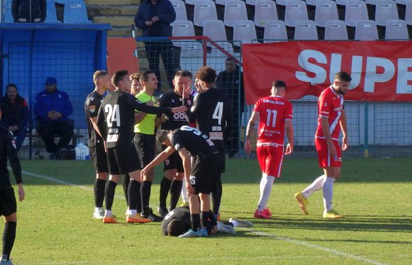 7 informații de la FC Buzău - Dinamo 2-2 » Burcă a dialogat cu un suporter: „Cu FCSB, tată, nu cu Steaua!”, ce a pățit decarul „câinilor” + Mihalcea, nemulțumit de atitudine