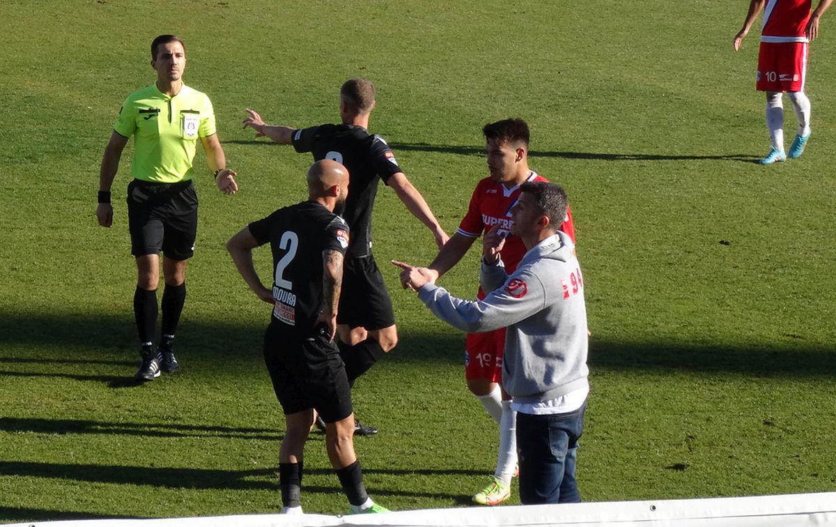 7 informații de la FC Buzău - Dinamo 2-2 » Burcă a dialogat cu un suporter: „Cu FCSB, tată, nu cu Steaua!”, ce a pățit decarul „câinilor” + Mihalcea, nemulțumit de atitudine