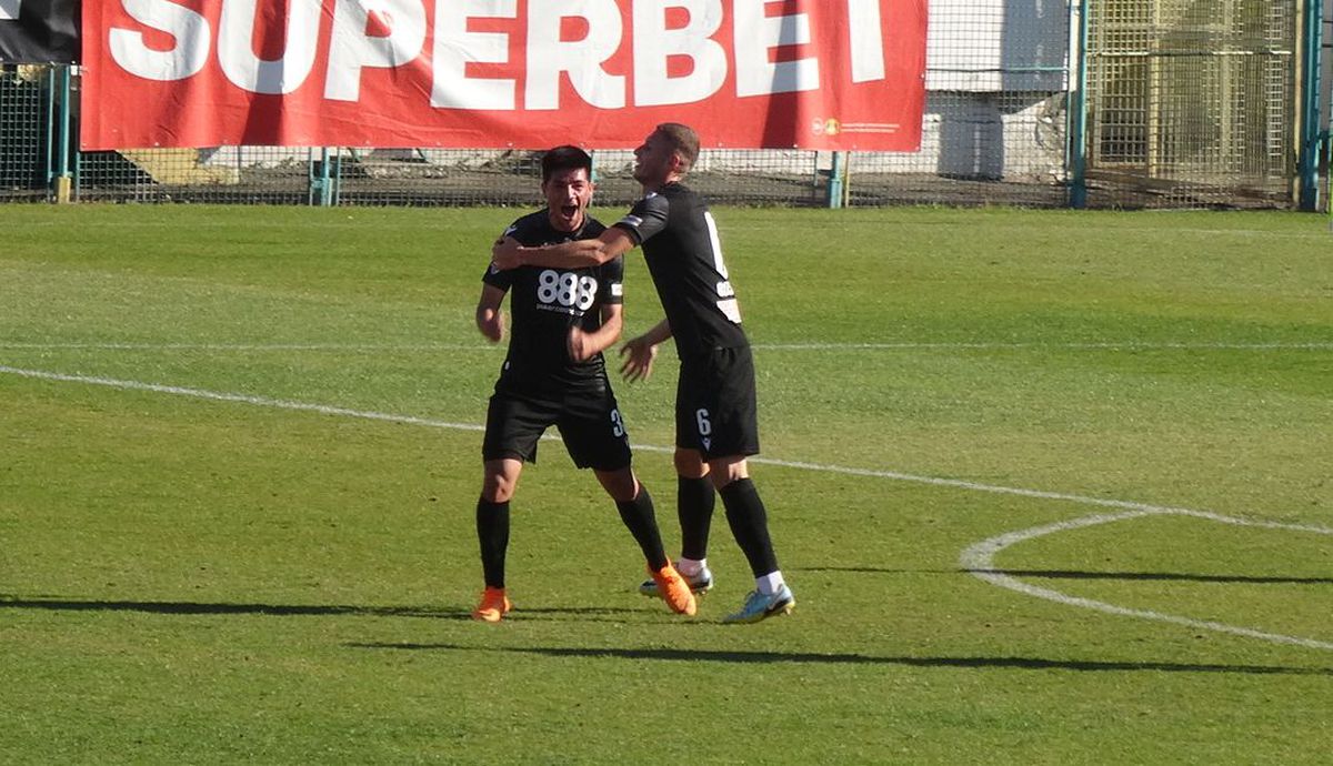 7 informații de la FC Buzău - Dinamo 2-2 » Burcă a dialogat cu un suporter: „Cu FCSB, tată, nu cu Steaua!”, ce a pățit decarul „câinilor” + Mihalcea, nemulțumit de atitudine