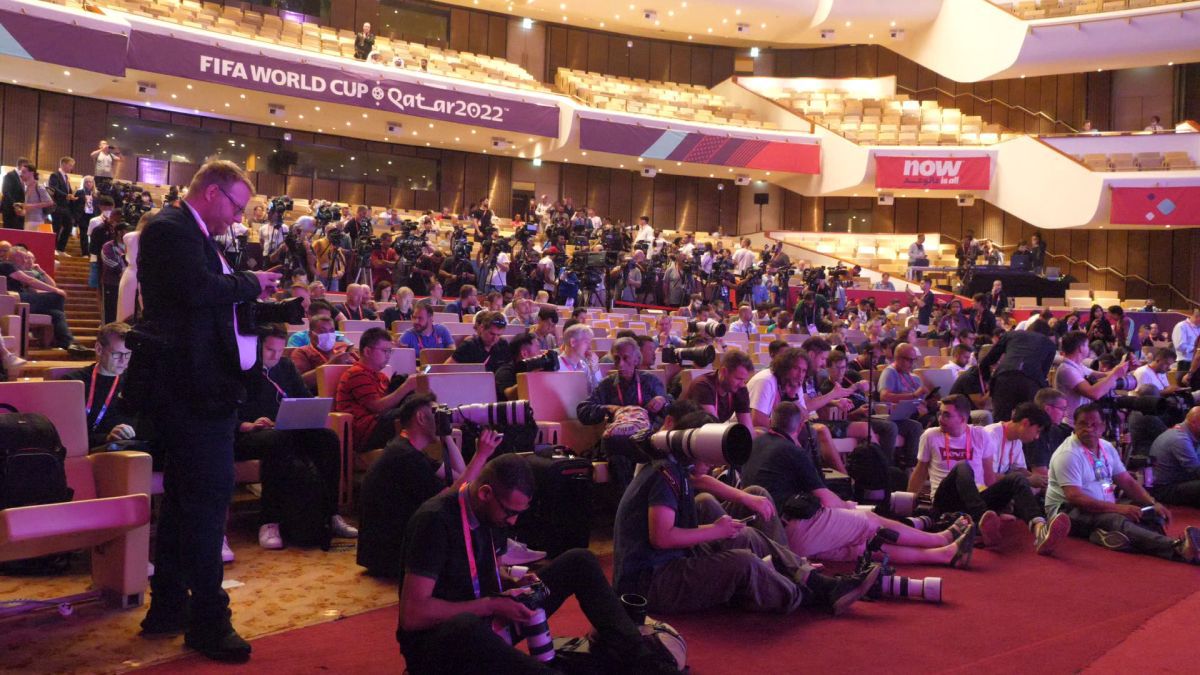 Conferință de peste o oră a lui Gianni Infantino la Doha: „Am simțit discriminarea când eram copil! Astăzi mă simt qatarez, arab, african, gay”