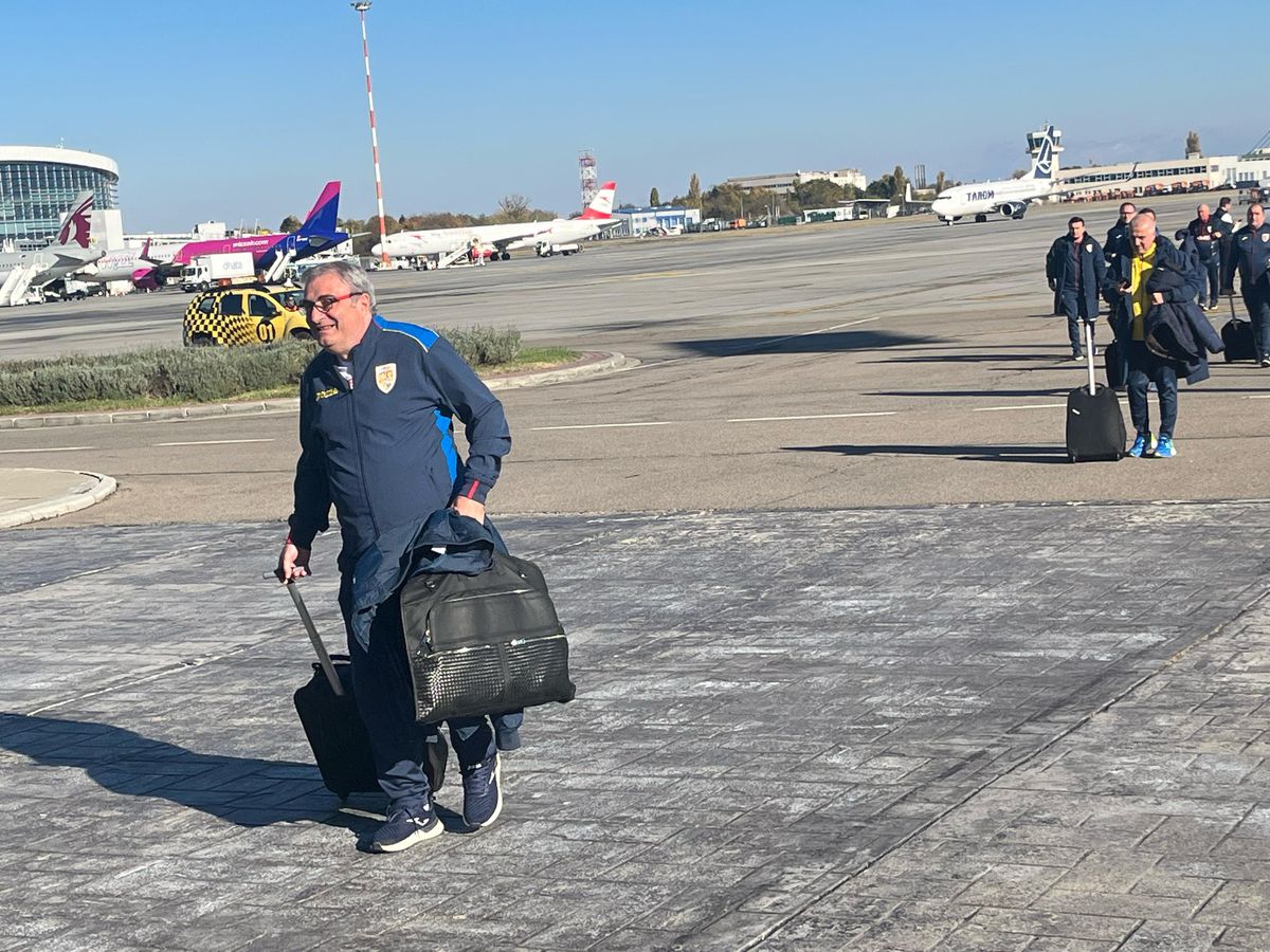 Staff-ul României a revenit în țară după calificarea la EURO 2024 » Burleanu a ieșit primul din avion și a susținut o conferință de presă