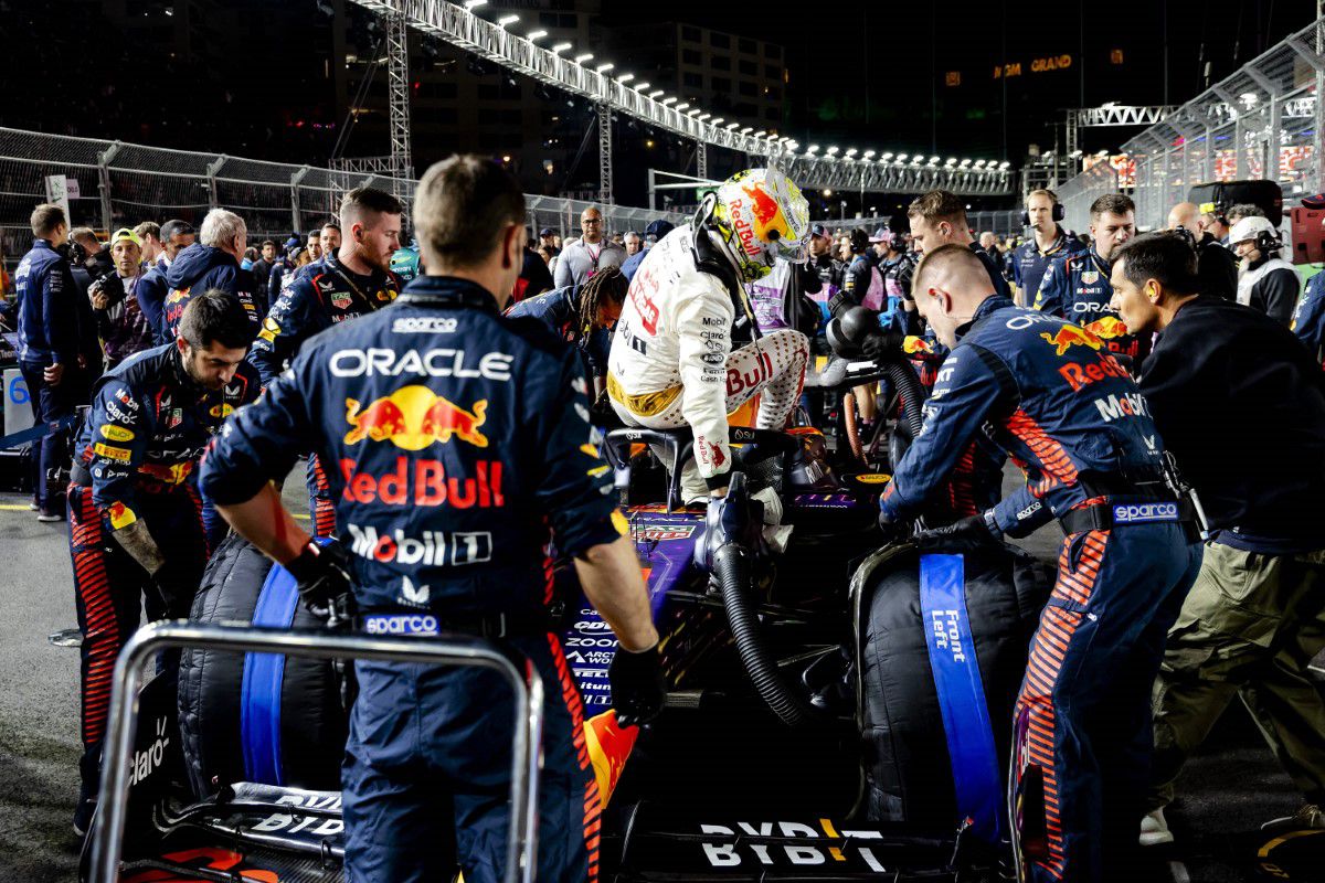 Schimbare la Max » Verstappen a șters pe jos tot weekendul cu Marele Premiu din Las Vegas, dar astăzi a întors-o