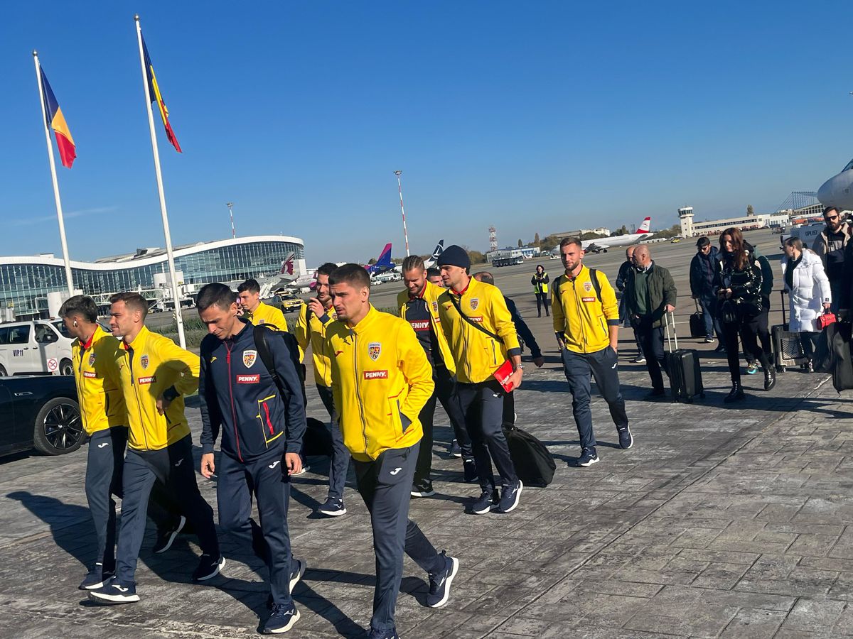 Staff-ul României a revenit în țară după calificarea la EURO 2024 » Burleanu a ieșit primul din avion și a susținut o conferință de presă