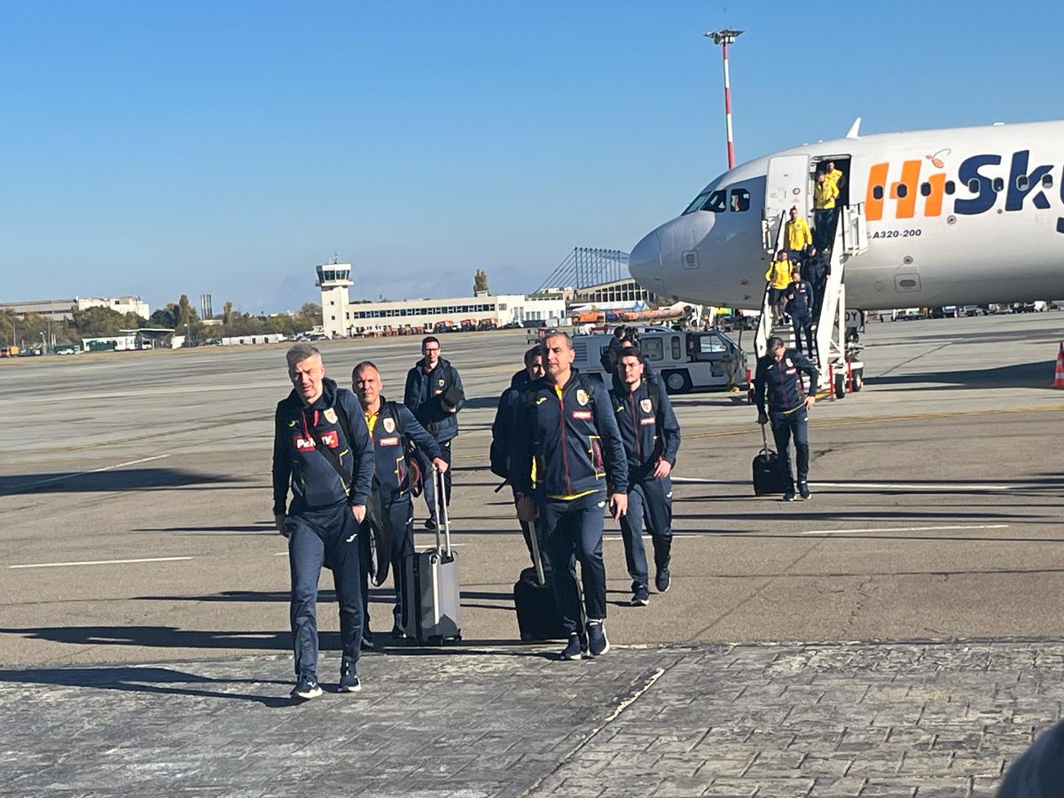 Staff-ul României a revenit în țară după calificarea la EURO 2024 » Burleanu a ieșit primul din avion și a susținut o conferință de presă