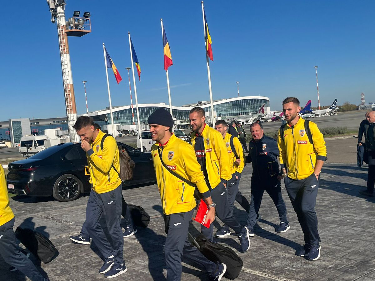 Staff-ul României a revenit în țară după calificarea la EURO 2024 » Burleanu a ieșit primul din avion și a susținut o conferință de presă