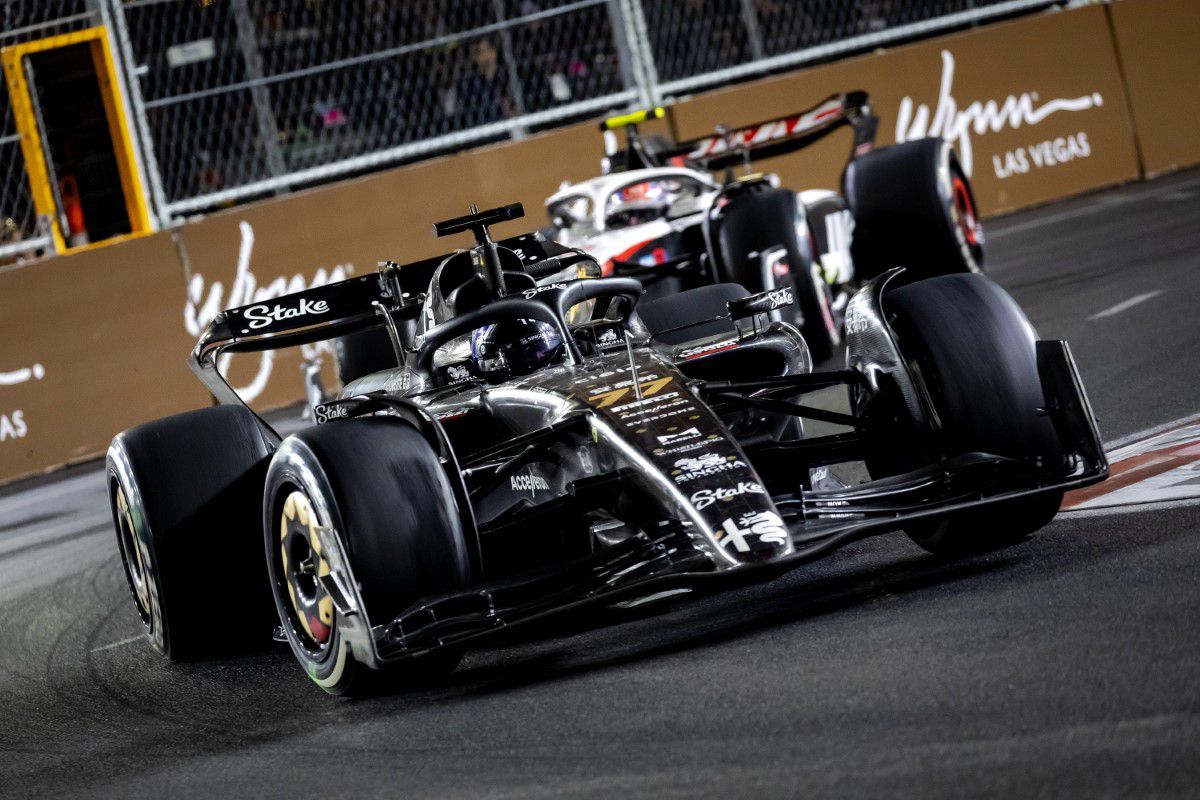 Ferrari versus Mercedes și luptă 4x4 în față » Toate mizele la Abu Dhabi, în epilogul sezonului de Formula 1