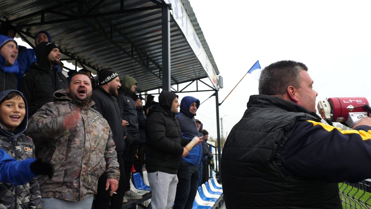 Show fabulos în „Groapa cu lei” de la Bărcănești! Șeful galeriei a intrat peste jucători în vestiar și-a început să țipe la ei: „Haideee, băăăă!”