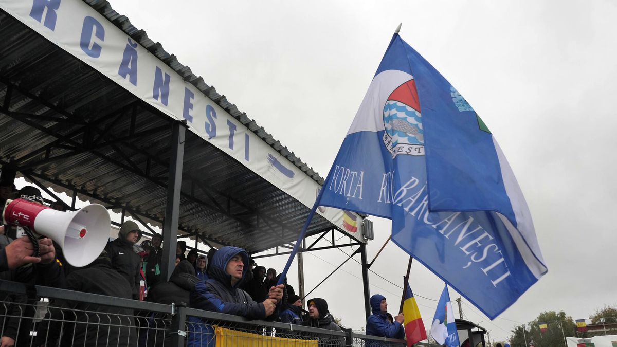 Show fabulos în „Groapa cu lei” de la Bărcănești! Șeful galeriei a intrat peste jucători în vestiar și-a început să țipe la ei: „Haideee, băăăă!”