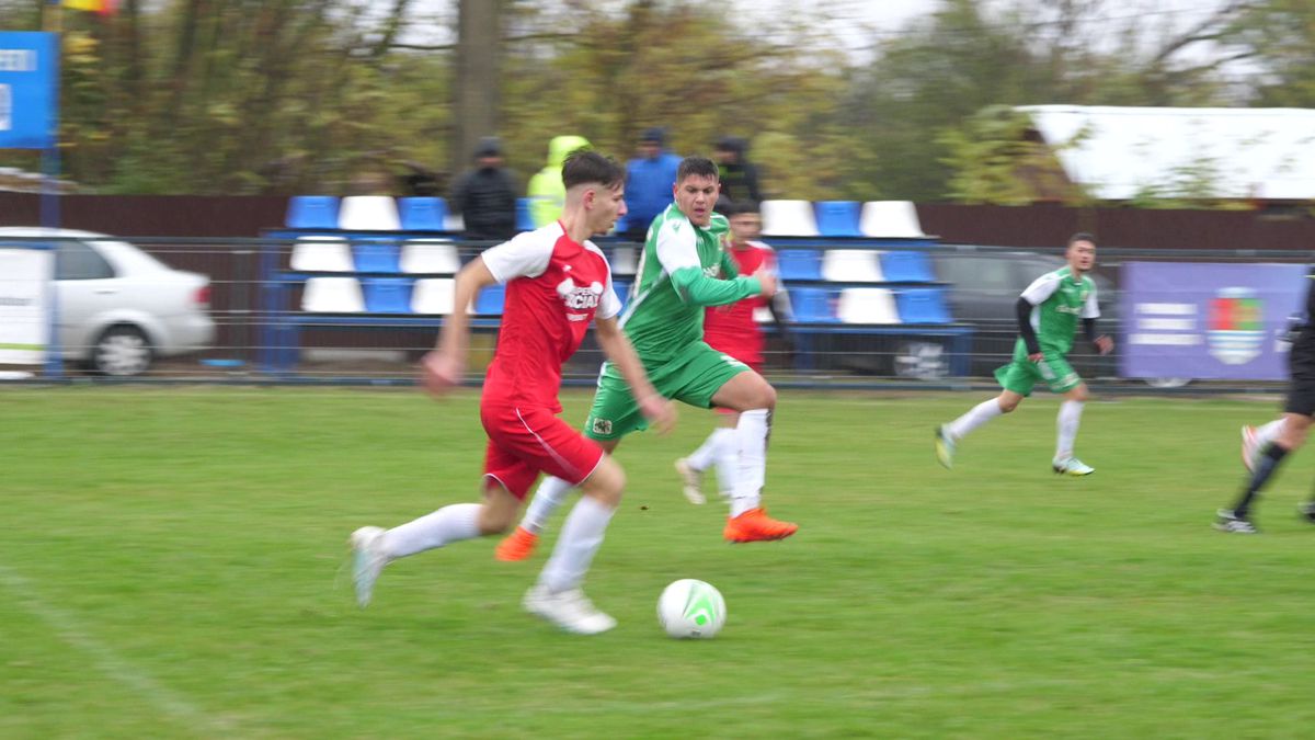 Show fabulos în „Groapa cu lei” de la Bărcănești! Șeful galeriei a intrat peste jucători în vestiar și-a început să țipe la ei: „Haideee, băăăă!”