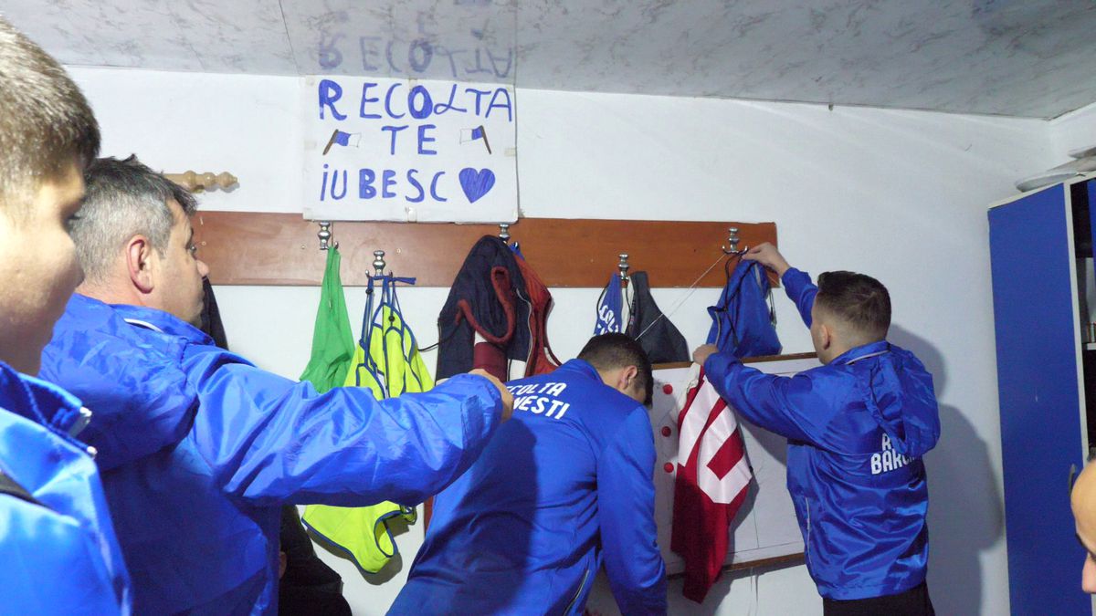 Show fabulos în „Groapa cu lei” de la Bărcănești! Șeful galeriei a intrat peste jucători în vestiar și-a început să țipe la ei: „Haideee, băăăă!”