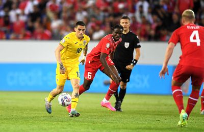 Se schimbă postul » Cine transmite la TV România - Elveția și cine sunt comentatorii