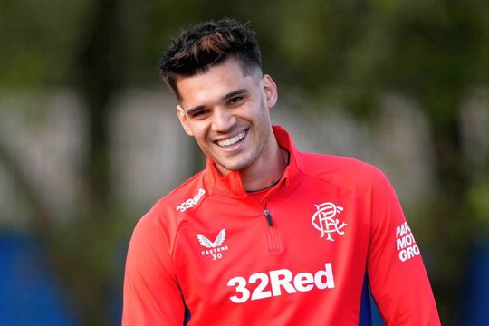 Ianis Hagi se desparte de Rangers