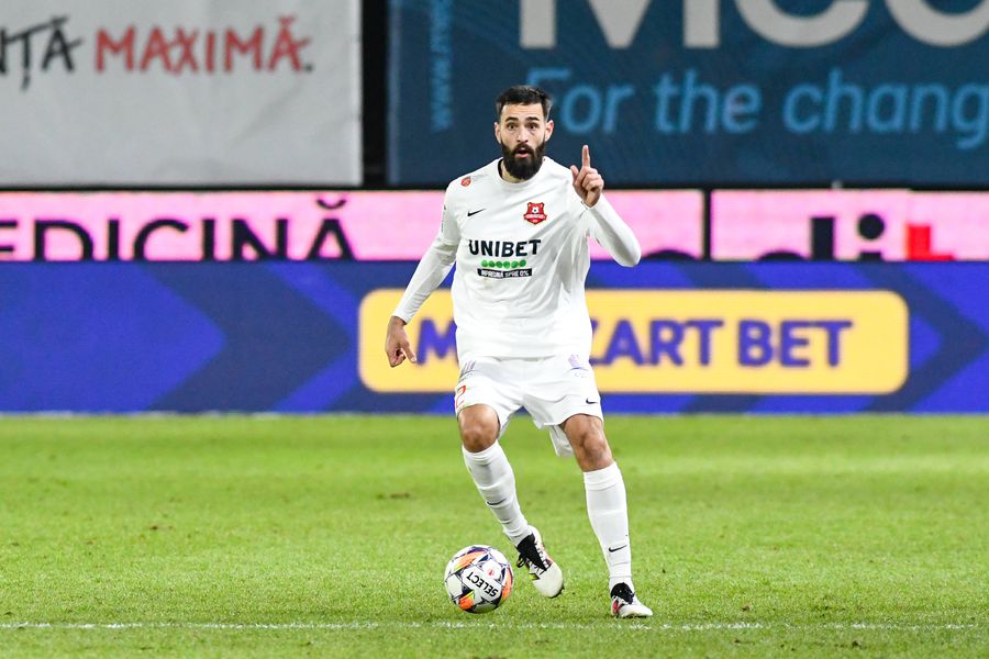 Nu i-au mai suportat gafele și l-au dat afară de la clubul din Superliga: „Nu mai contăm pe el”