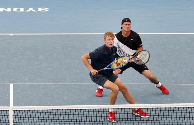 La 5 ani de la retragere, fostul lider mondial a revenit pe teren și a jucat alături de fiul său, obținând o victorie-fulger!