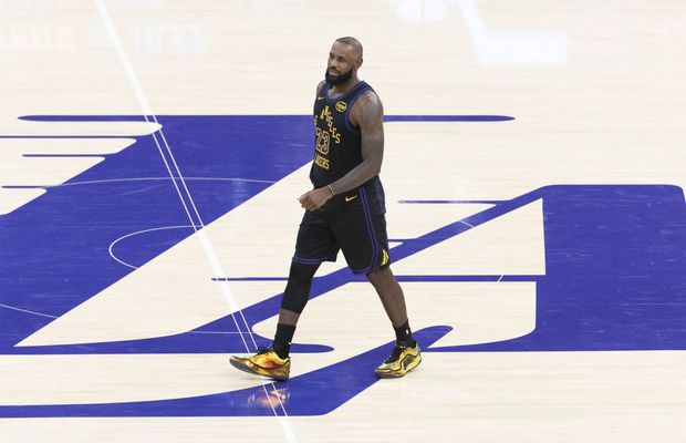 Performanță excepțională pentru LeBron James, la debutul în sezonul cu numărul 23 al carierei: „A luat decizii grozave”