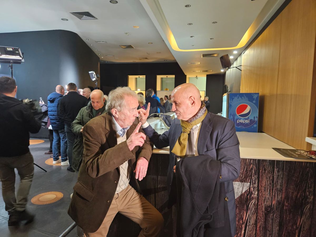 Cum a apărut Valentin Ceaușescu la lansarea filmului despre Ladislau Boloni » Cu cine s-a întreținut