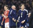 Selecționerul Steve Clarke sărbătorește o calificare istorică la CM 2026, alături de Scott McTominay, care a deschis scorul cu o „foarfecă” / Foto: Imago