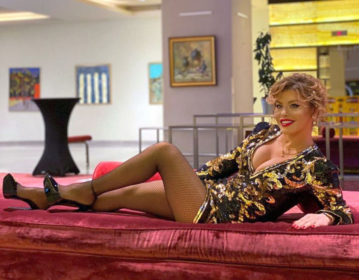 Loredana Groza, susținătoare înfocată a Craiovei lui Pițurcă