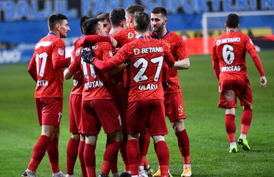 FCSB. Declarații la superlativ despre improvizația lui Toni Petrea: „E ca Rednic pe timpuri! Va face carieră dacă îl lasă să joace acolo”