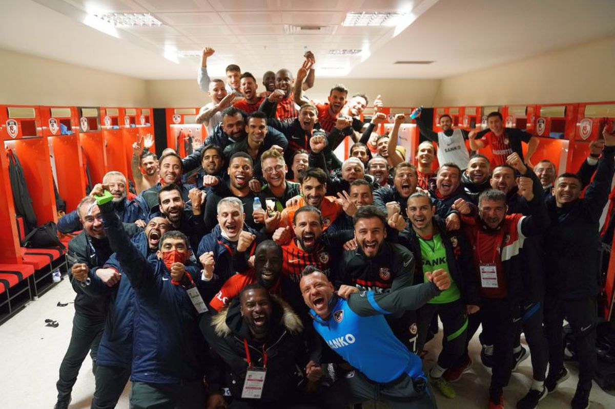 Gaziantep - Fenerbahce 3-1. VIDEO+FOTO Marius Șumudică, victorie senzațională: urcă pe loc de cupă europeană în Turcia! Alexandru Maxim a marcat