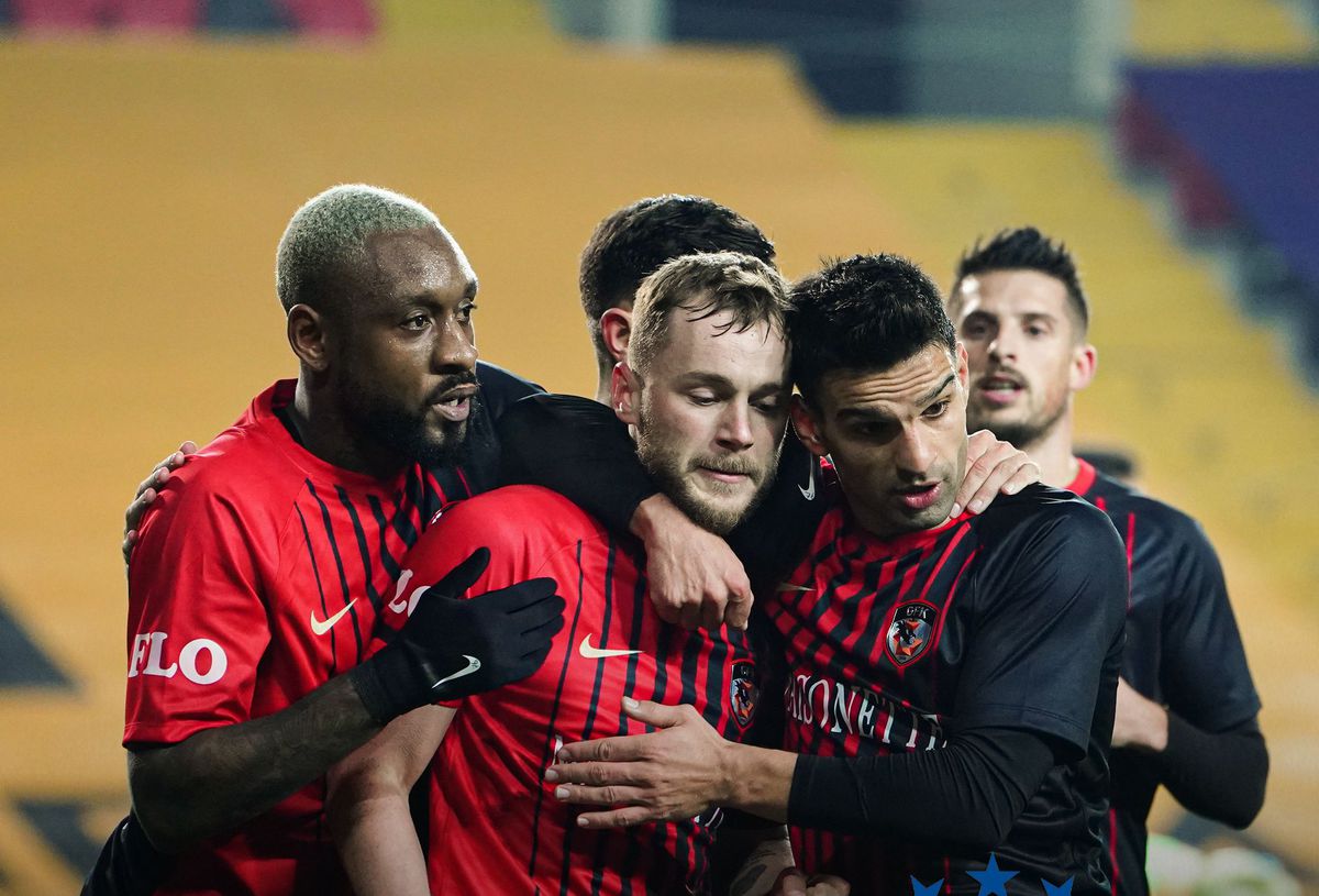 Marius Șumudică se gândește la plecare: „Gaziantep vrea să prelungesc, dar e greu. Am două oferte incomparabil mai bune” + Câți bani a primit pentru victoria cu Fenerbahce