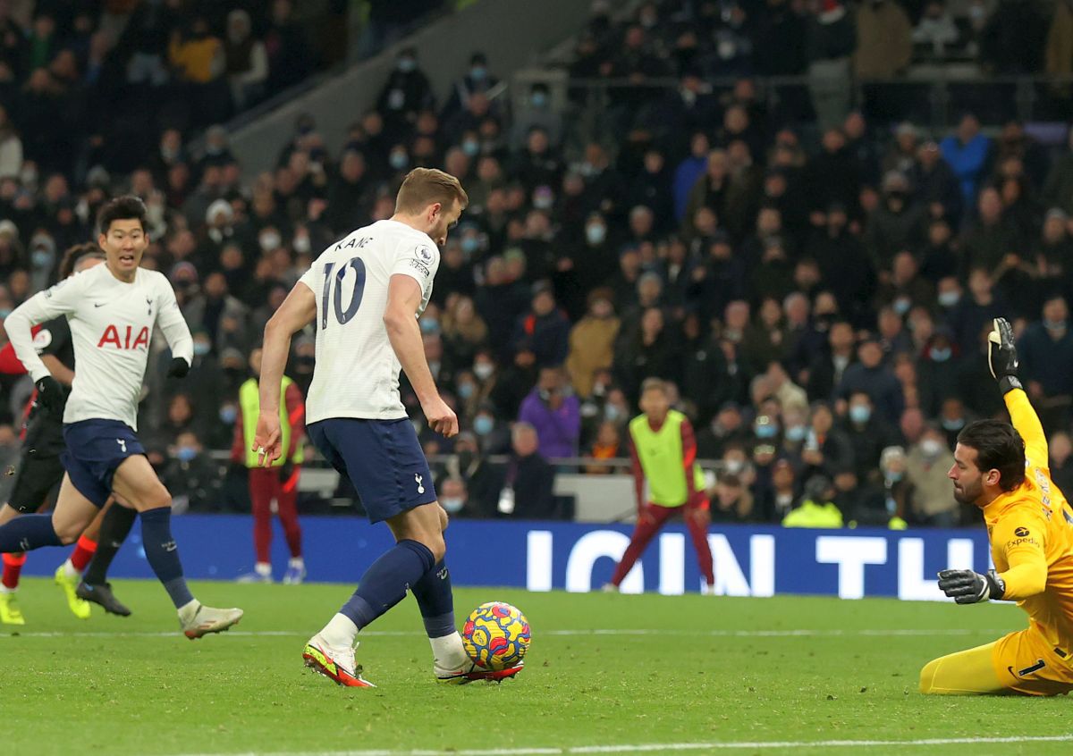 Alisson, ce eroare! Liverpool, „trădată” de portar în remiza spectaculoasă cu Tottenham