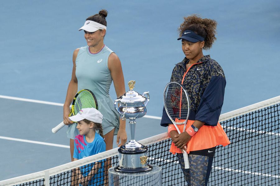 Jennifer Brady, finalistă la Australian Open 2021, și Naomi Osaka, învingătoarea din acel an Foto: Imago Images Finalista de la Australian Open 2021, revenire după o suferință de trei ani tratată cu cartilagiu de la un cadavru