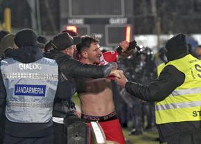 Mircea Rednic le ia apărarea fanilor după incidentele de la meciul cu Mioveni: „Se mai întâmplă. Sunt și ei la limită”