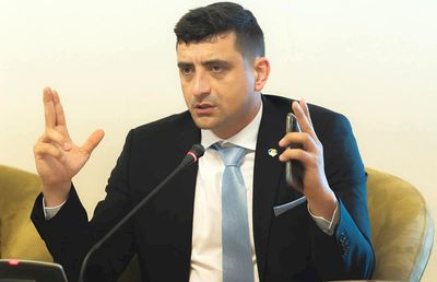 George Simion, postare inflamatoare la adresa Frantei! A modificat o caricatură rasistă din Charlie Hebdo și a pus-o pe Facebook