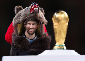 Cu ce l-ar fi îmbrăcat românii pe Lionel Messi, dacă lua Mondialul în România? Cel mai haios răspuns câștigă o minge Adidas Al Rihla