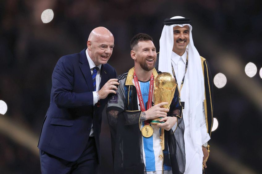 Lionel Messi și Gianni Infantino, la decernarea Cupei Mondiale/ foto Imago Images