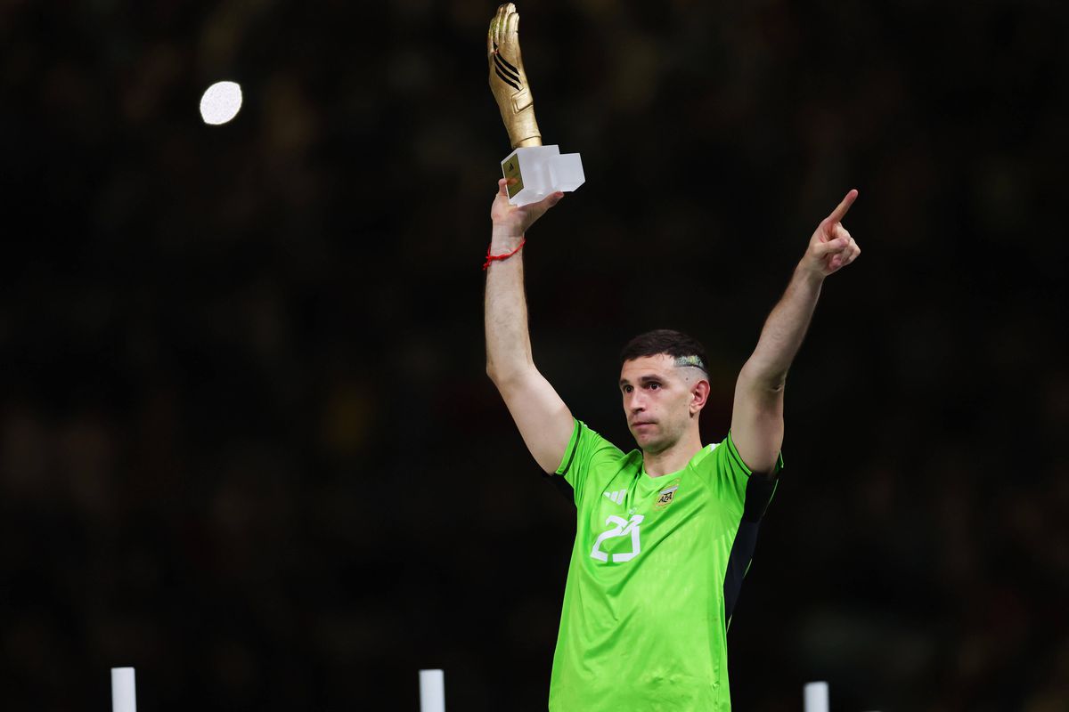 Nu a fost prima dată » Emiliano Martinez a mai făcut gestul controversat de la finala Mondialului și în trecut