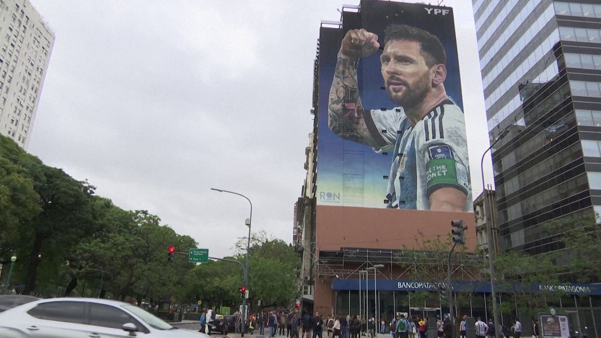 Mural impresionant dedicat lui Leo Messi în Buenos Aires » Portret după primul gol marcat la Mondialul din Qatar