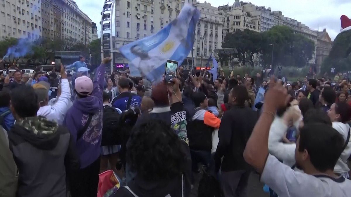 Mural impresionant dedicat lui Leo Messi în Buenos Aires » Portret după primul gol marcat la Mondialul din Qatar