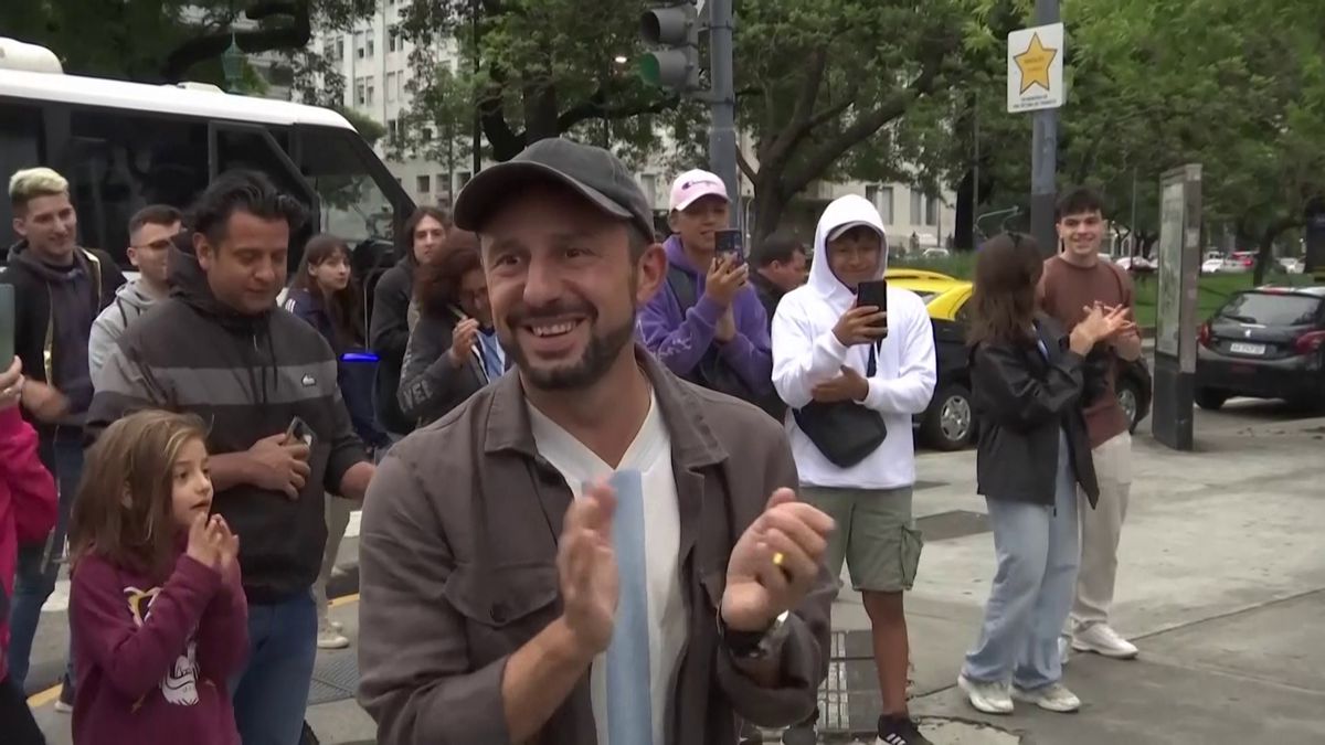 Mural impresionant dedicat lui Leo Messi în Buenos Aires » Portret după primul gol marcat la Mondialul din Qatar