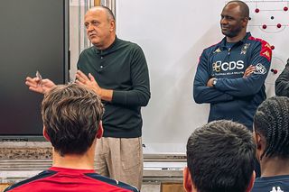 Întâlnire de grad zero la clubul lui Dan Șucu: cine ar putea fi instalat de urgență ca antrenor