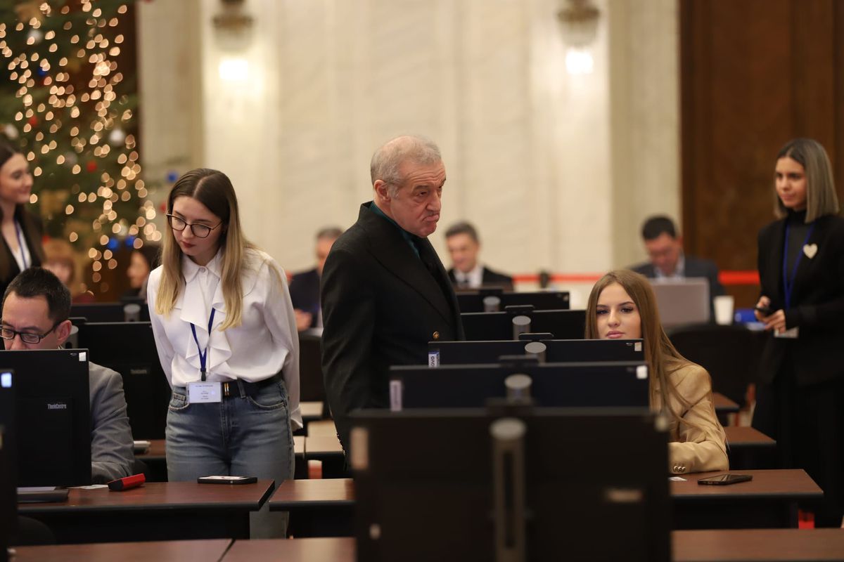 Gigi Becali, a 3-a zi în Parlament, al 3-lea moment hilar » I-a fost tăiat microfonul când depunea jurământul