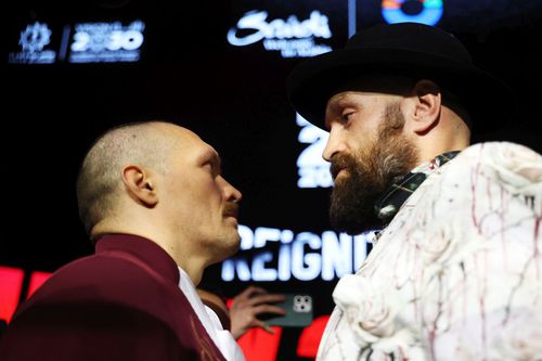 Contact vizual de 11 minute și 20 de secunde între Tyson Fury și Oleksandr Usyk/Foto: Getty Images