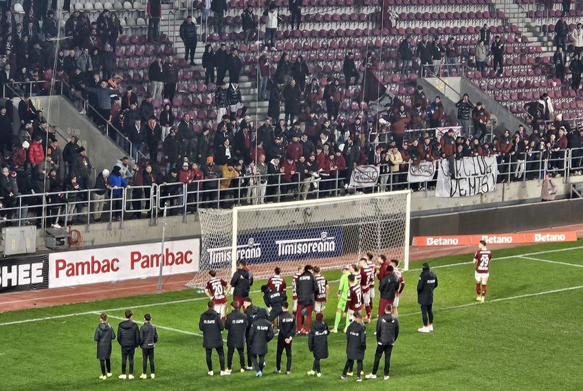 Suporterii Rapidului nu au fost supărați la finalul partidei, în ciuda faptului că și-au văzut echipa învinsă în meciul cu CFR Cluj, scor 0-2, din ultima etapă a Grupei A din Cupa României.