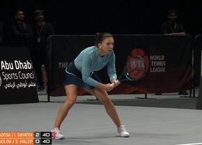 Simona Halep a revenit cu succes pe teren, în Abu Dhabi! Victorie în fața Igăi Swiatek, după 5 game-uri câștigate consecutiv