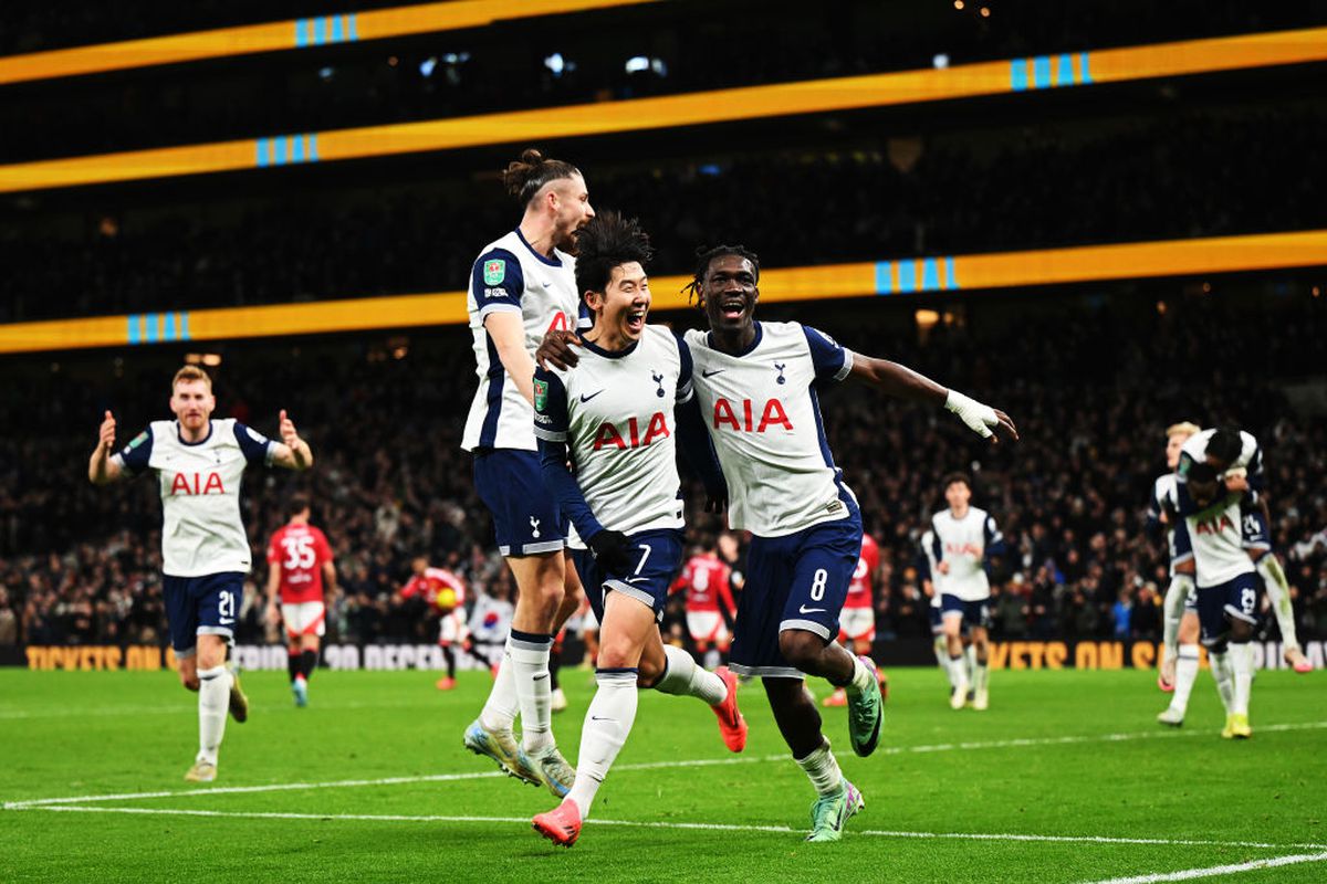 Radu Drăgușin, integralist într-un thriller cu 7 goluri » Tottenham a trecut de United și e în semifinalele Cupei Ligii