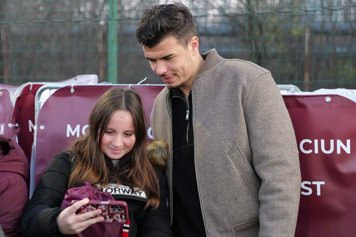 Cristi Ignat a oferit cadouri copiilor din Academia Rapidului