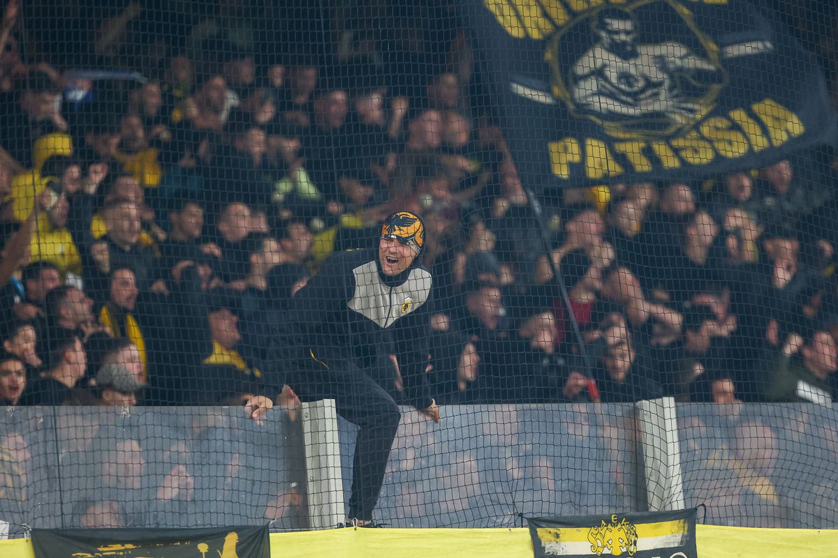 Dramă totală la finalul meciului AEK Atena - Universitatea Craiova