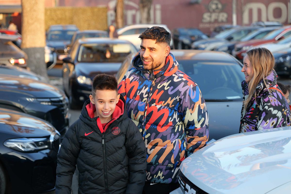 Cristi Ignat a oferit cadouri copiilor din Academia Rapidului