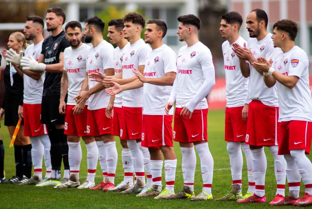 „Există posibilitatea să NU începem campionatul în 2026” » Clubul privat din Liga 2 e în colaps, primăria îl ignoră: „Echipa nu poate să continue”