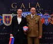 Înotătorul Robert Badea, juniorul anului, alături de comandantul clubului Steaua Eduard Danilof FOTO Cristi Preda