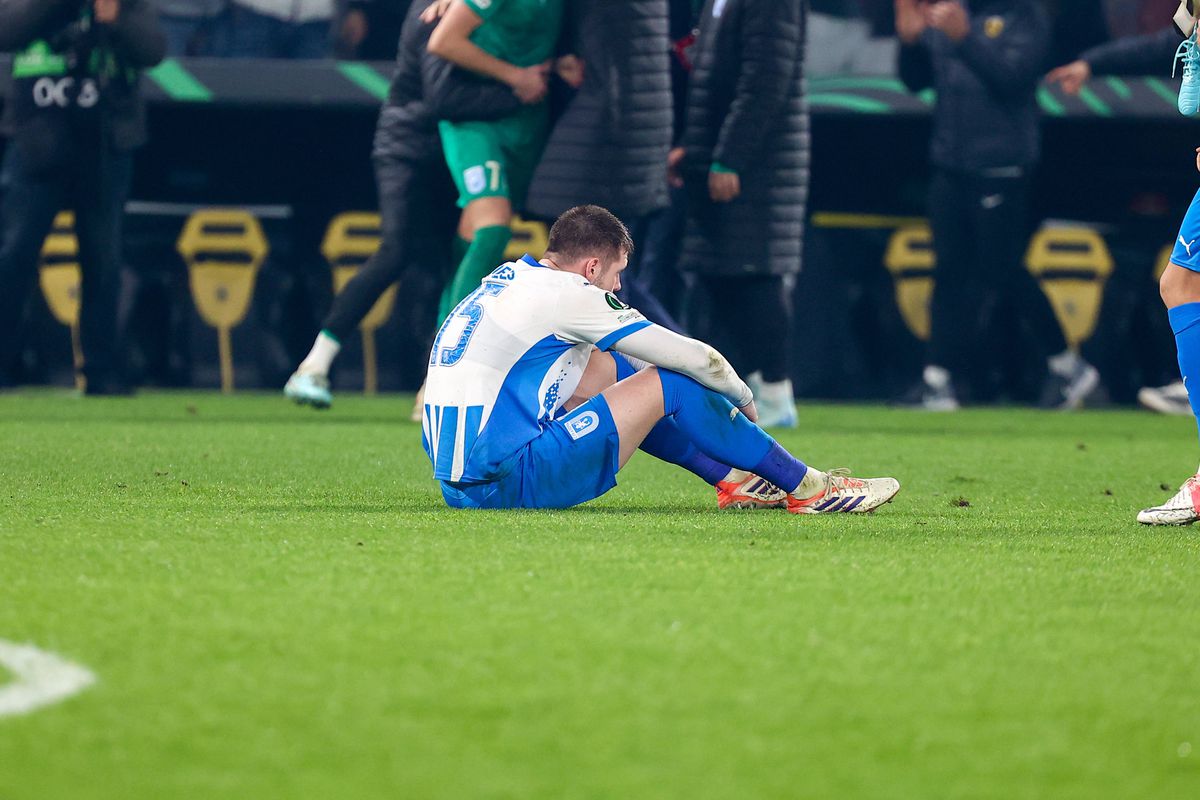 Dramă totală la finalul meciului AEK Atena - Universitatea Craiova