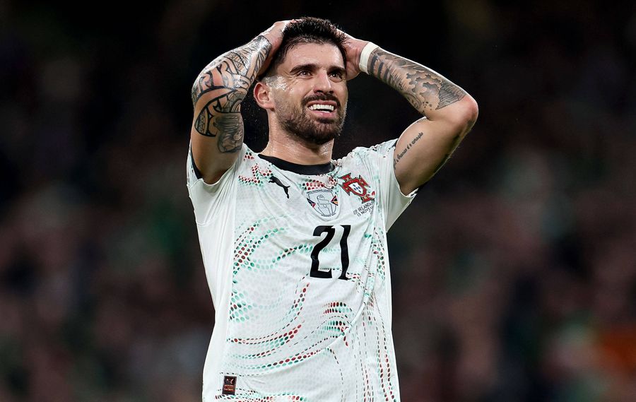 Manchester United încearcă să aducă un internațional portughez » Un alt club mare vrea să îl deturneze